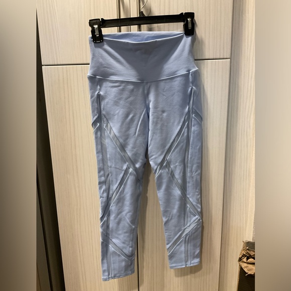 Alo capris - Picture 1 of 3